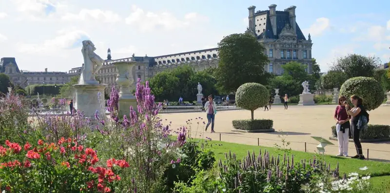 Jardin des Tuileries: A Beautiful Garden in Full-Bloom
