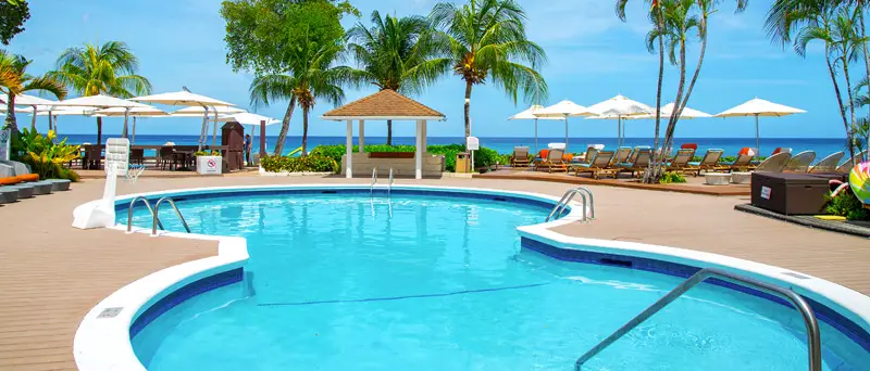 Tamarind's Outdoor Swimming Pool Overlooking the Beach