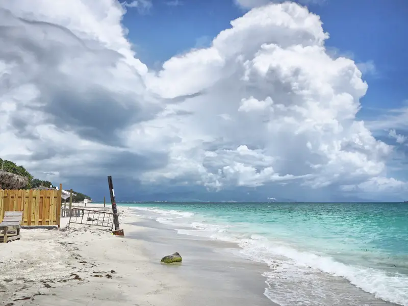 Waves Beach (Hellshire) in Portmore, Jamaica (Best Beaches in the World)
