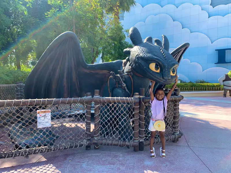 Girl Kid at Dreamworks Motiongate Dubai - How To Train Your Dragon