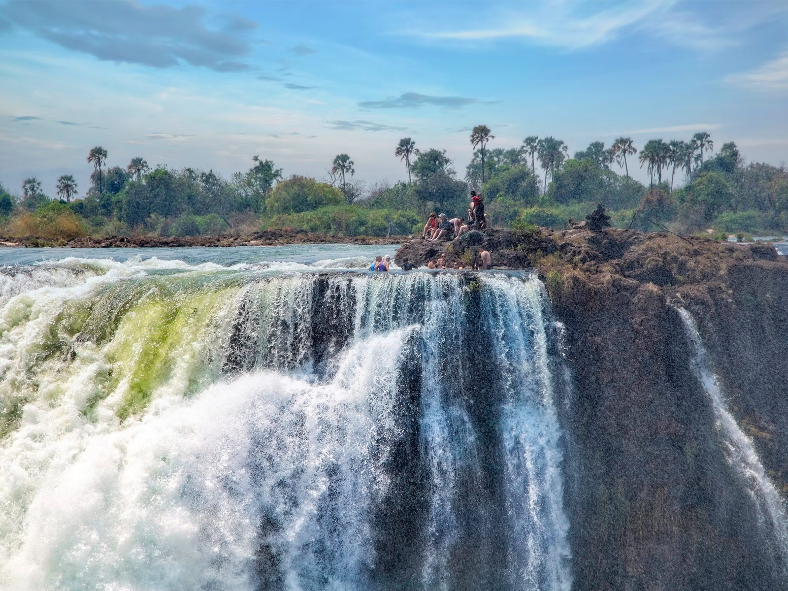 Cheap Places to Visit on Your 2025 Tour of Zimbabwe