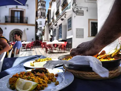 Eat Paella at El Pozo Viejo, Old Town