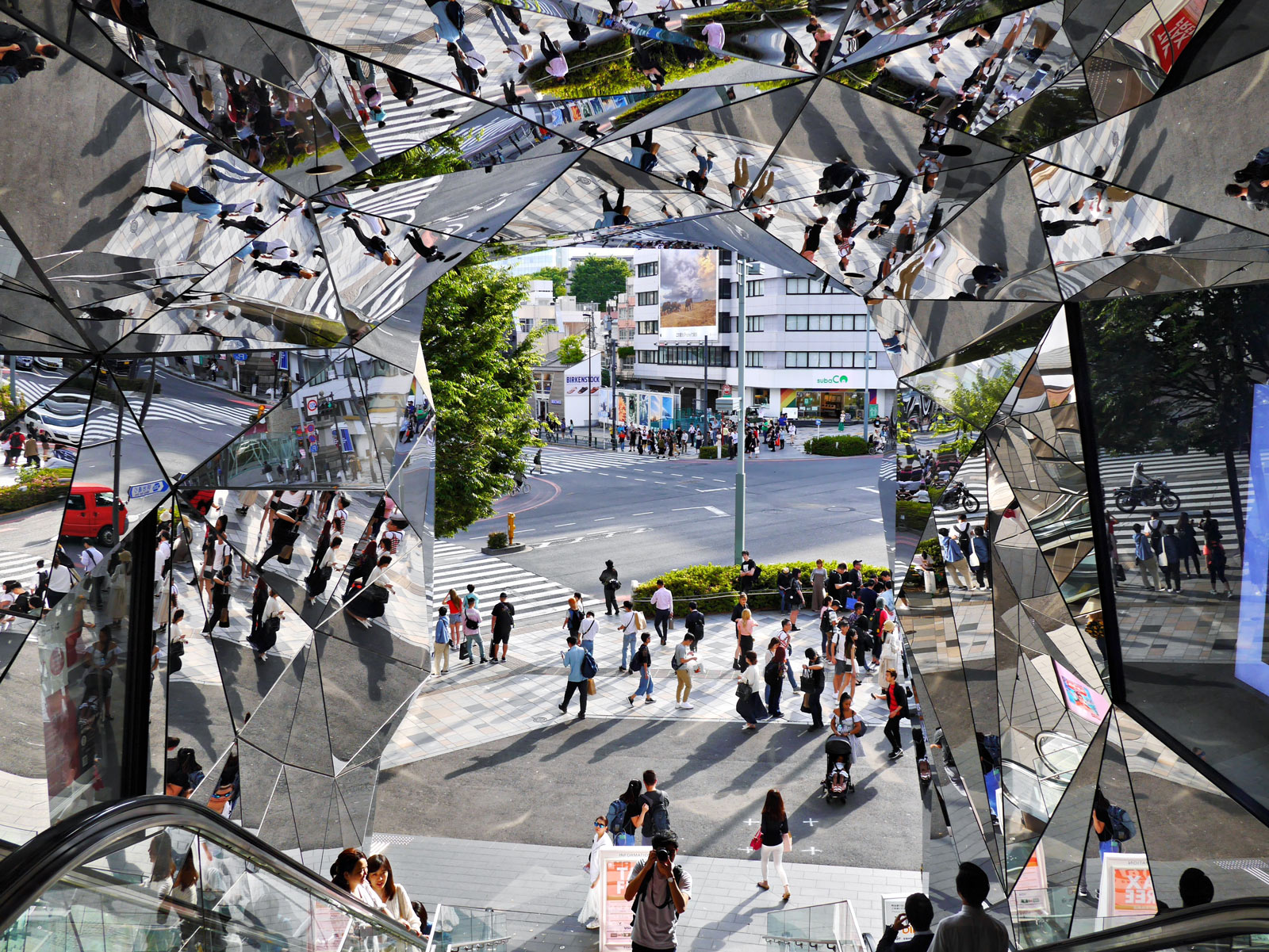 Get Mesmerized by Mysterious Mirrors in Harajuku | Tokyo, Japan