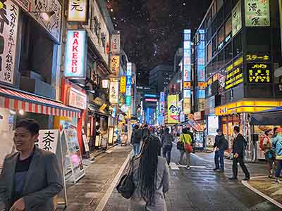 Neon Nights: Exploring The Shinjuku Streets at Night